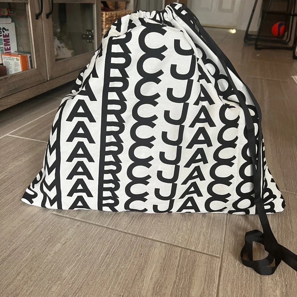 MARC JACOBS THE TOTE BAG MEDIUM TOTE SPECIAL PRINT NWT - Picture 6 of 7